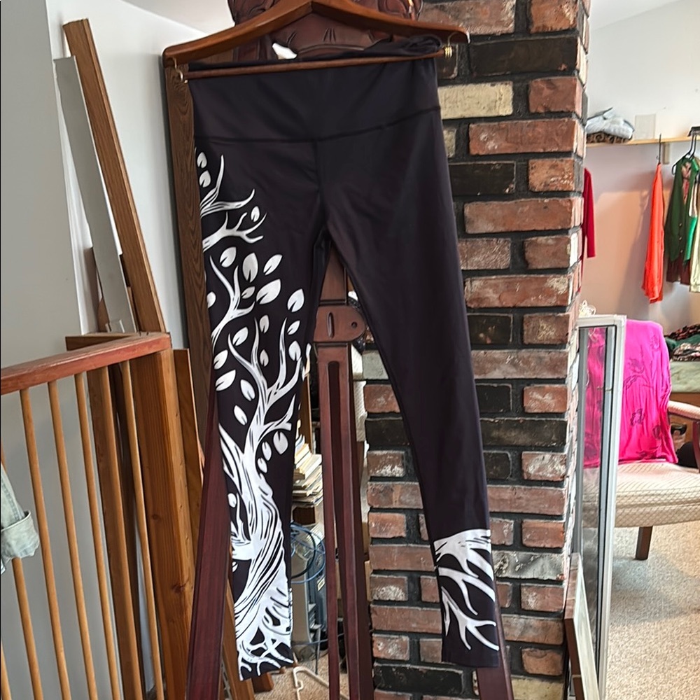 Black and White Patterned Leggings